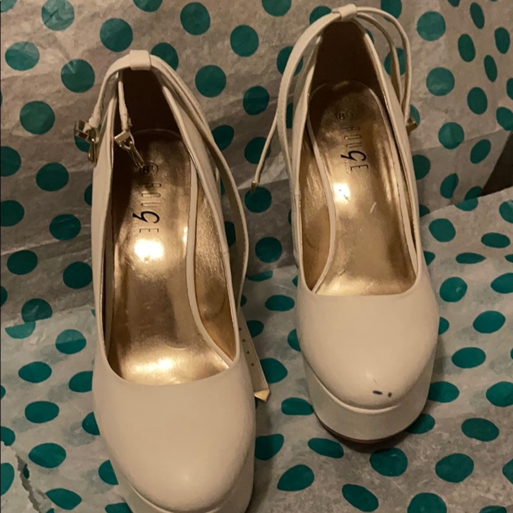 Rouge Helium shoe